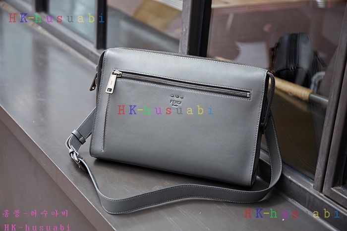 �ڹ̷��ޡ� ��� �Ż� ũ�ν��� F0448-2