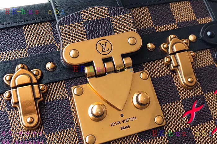 �ڹ̷��ޡ� ���̺��� �ڶ�� ��  M54650-3