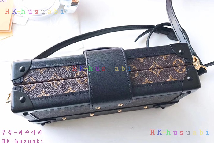 �ڹ̷��ޡ� ���̺��� �ڶ�� ��  M54650-6