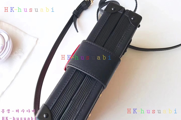 �ڹ̷��ޡ� ���̺��� �ڶ�� ��  M54650-4