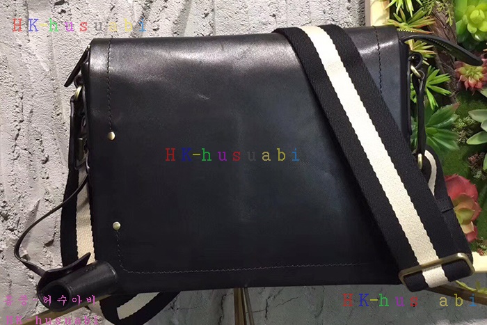 �ڹ̷��ޡ� �߸� ������ ũ�ν��� BL700160-2