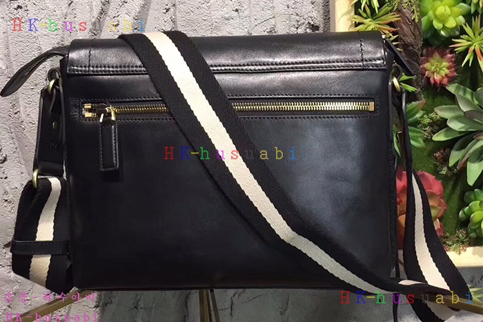 �ڹ̷��ޡ� �߸� ������ ũ�ν��� BL700160-2