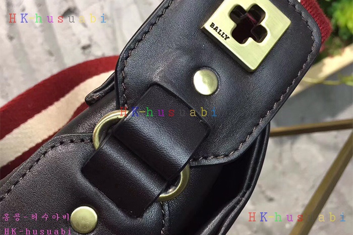 �ڹ̷��ޡ� �߸� ������ ũ�ν��� BL700160