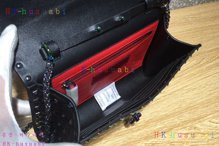 �ڹ̷��ޡ� �߷�Ƽ�� �����͵� ü�ι�  V 0137-8