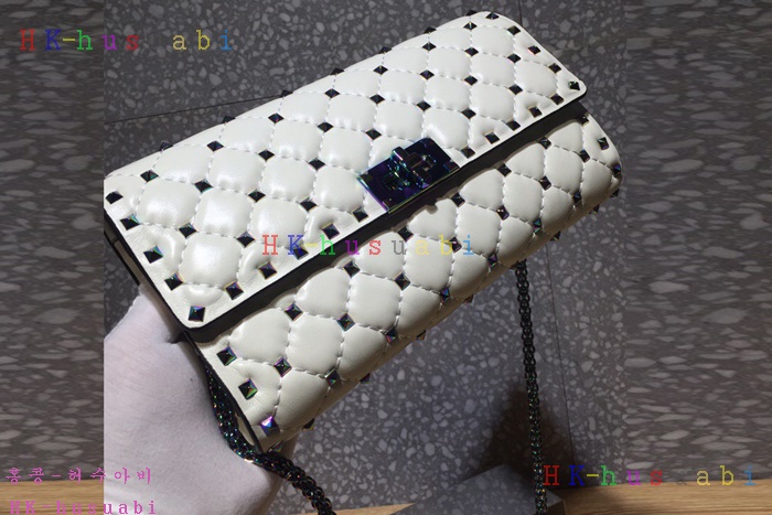 �ڹ̷��ޡ� �߷�Ƽ�� �����͵� ü�ι�  V 0137-9