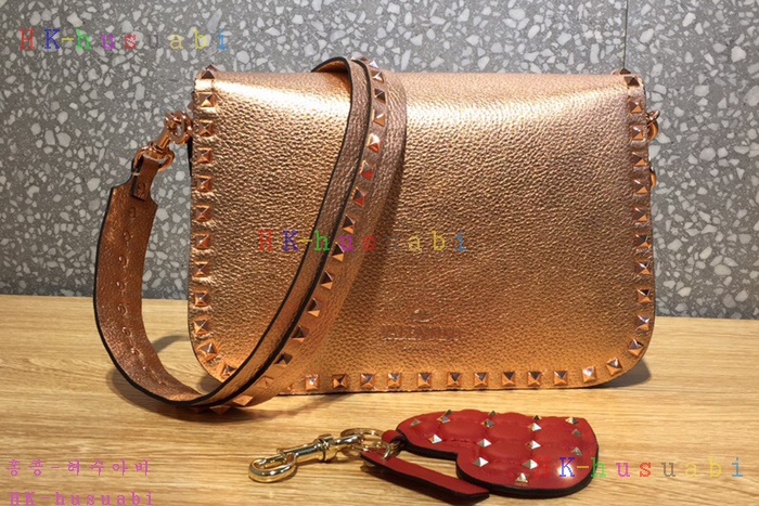�ڹ̷��ޡ� �߷�Ƽ�� �����͵� ũ�ν��� V 0936B-6