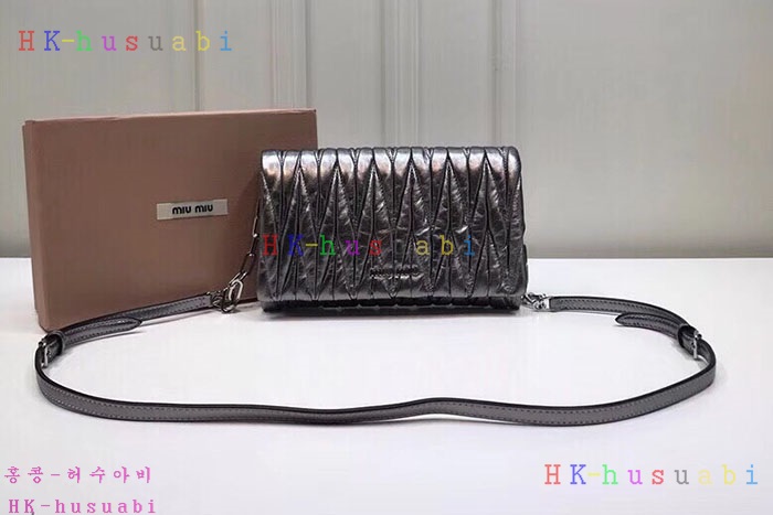 �ڹ̷��ޡ� �̿�̿� ���׶� Ŭ��ġ������  MM 5BH017