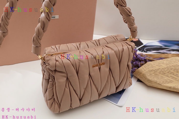 �ڹ̷��ޡ� �̿�̿� ���׶�� ����� MM 5BC022