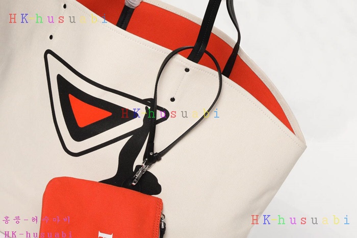 �ڹ̷��ޡ� ����� ĵ���� ����Ʈ ��Ʈ�� P 1BG220-2