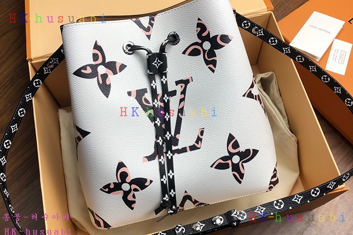 �ڹ̷��ޡ� ���̺��� �׿��뿡  M44020-2